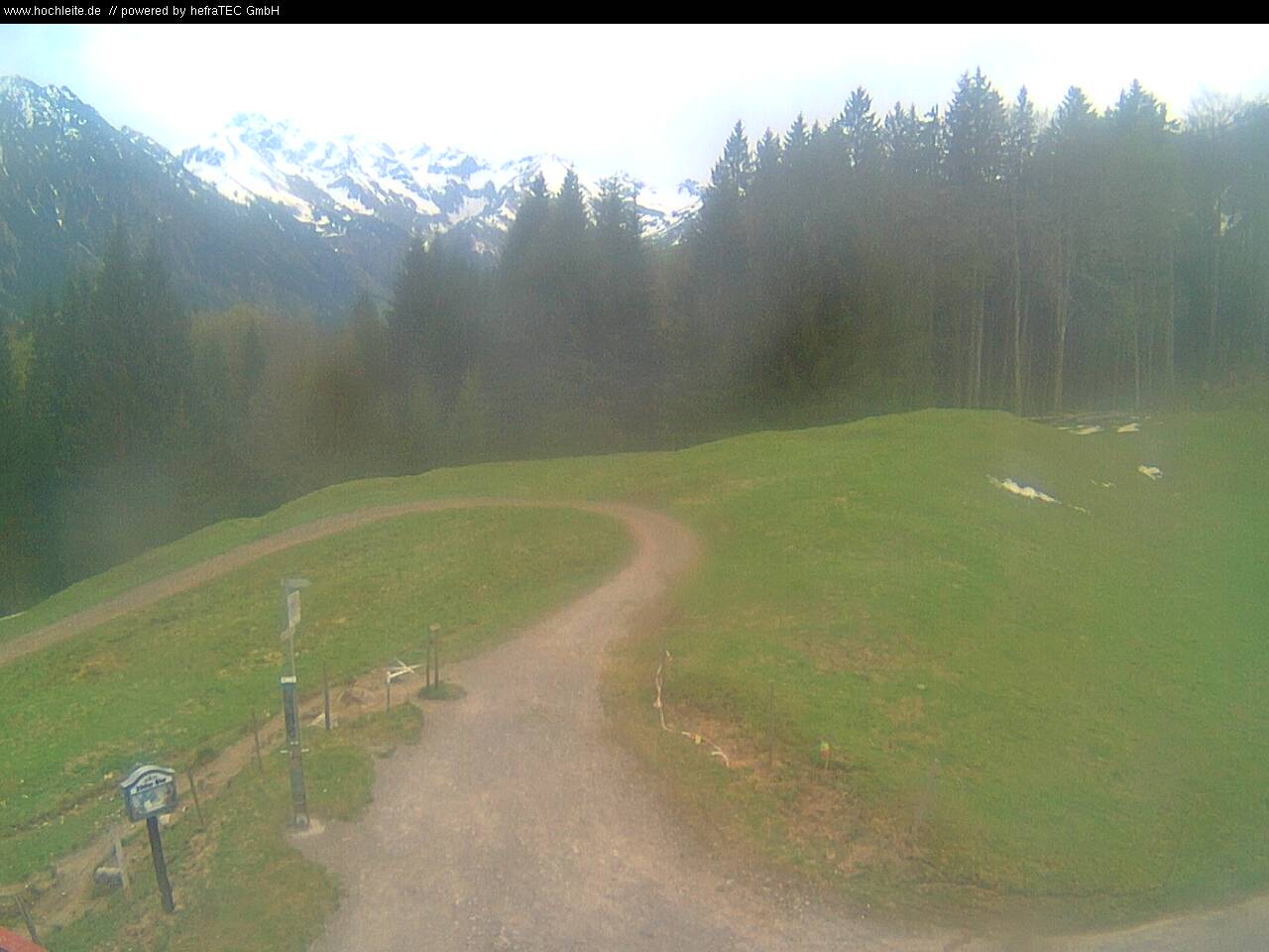 Panorama Webcam - Blick von der Berghütte Hochleite Richtung Süden in die Oberstdorfer Berge und das Stillachtal 
